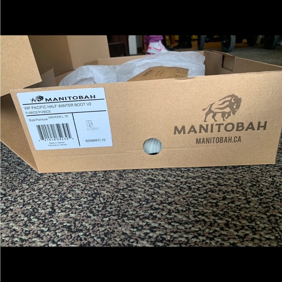 Boots - Picture 2 of 3